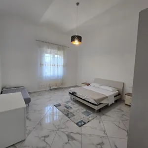 https://affitta-camere-tra-mari-e-monti.it-tuscanyhotel.com